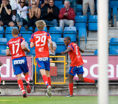 René Makondele, Henrik Larsson och Rasmus Jönsson, jubel