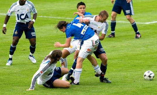 Mattias Jonson, Djurgården, i hård närkamp
