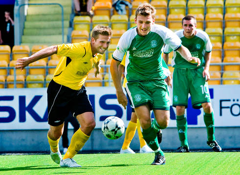 Anders Svensson, Elfsborg. Chriss Hogg, Hibernian