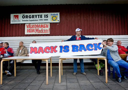 Marcus Allbäck gör sin första träning med Öis på