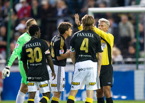 2-2, bortdömt för offside, domaren Peter Fröjdfeldt fick