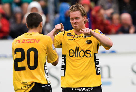 Emir Bajrami gör 0-1, jubel, grattas av Fredrik Berglund