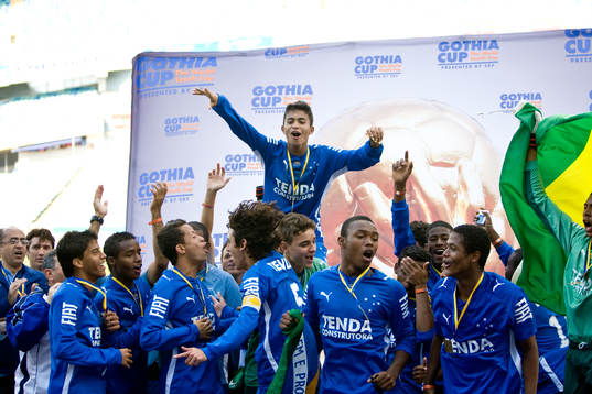 P16, Cruzeiro EC - Karlslunds IF: Jubel, Cruzeiro vinnare,