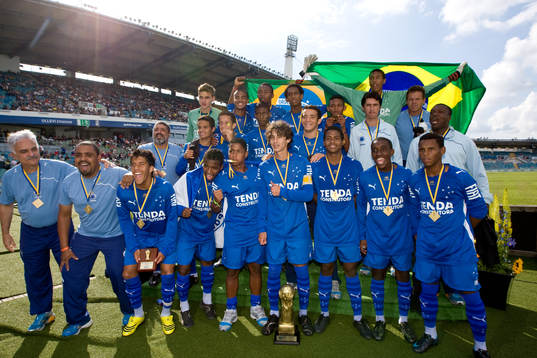 P16, Cruzeiro EC - Karlslunds IF: Jubel, Cruzeiro vinnare,
