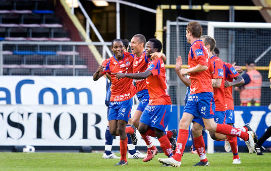 René Makondele, Henrik Larsson, och Isaac Chansa,