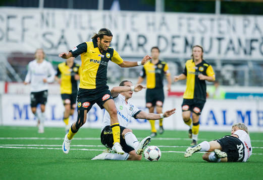 Nordin Gerzic, och Magnus Kihlberg, Örebro, sätter stopp