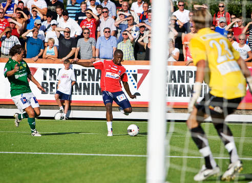 Boyd Mwila, Örgryte. Alexander Nadj, Jönköping