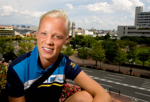 Caroline Seger, utanför hotellet
