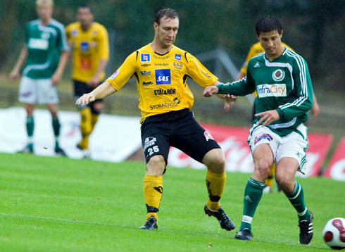 Niklas Skoog, Mjällby och Gabriel Petrovic, Väsby (1-0)