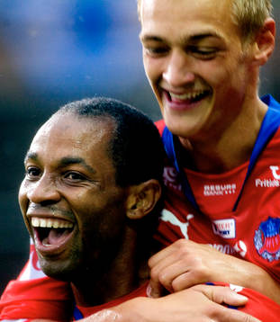 René Makondele. Jubel 1-0