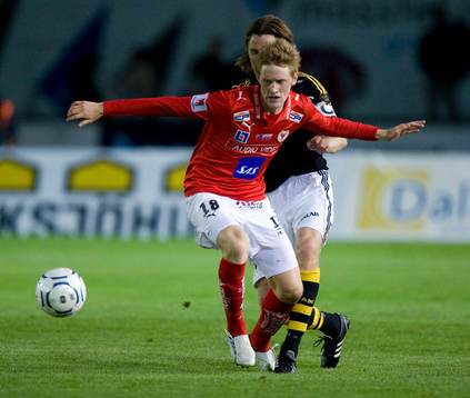 Rasmus Elm, matchhjälten, håller undan