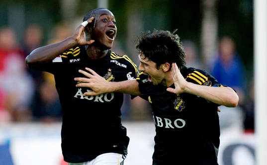 Jubel. Saihou Jagne, AIK och Bojan Djordjic, AIK