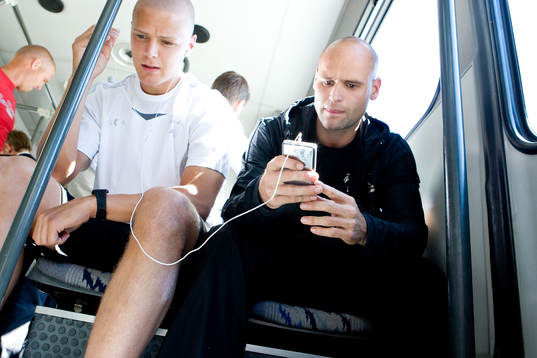 Tomas Olsson ger Ragnar Sigurdsson musiktips på