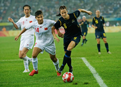 Lotta Schelin, Sverige, snurrar bort Huana Liu, Kina