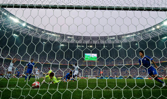 Shusaku Nishikawa, målvakt, Japan, släpper in 0-1-målet