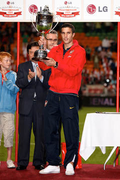 Robin van Persie, Arsenal, med pokalen