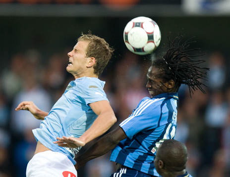 Jonatan Johansson nickduell med Kebba Ceesay