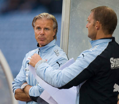 Roland Nilsson och Hans Gren, tränare Malmö, inga glada