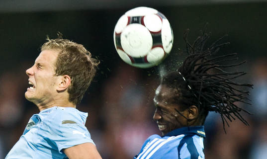 Jonatan Johansson nickduell med Kebba Ceesay