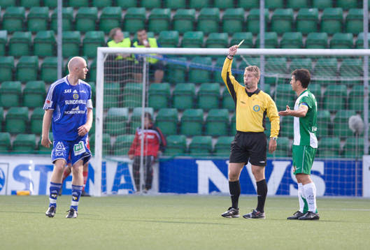 Hannes Sigurdsson, Sundsvall får rött kort och blir
