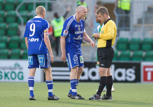 Hannes Sigurdsson, Sundsvall får rött kort och blir