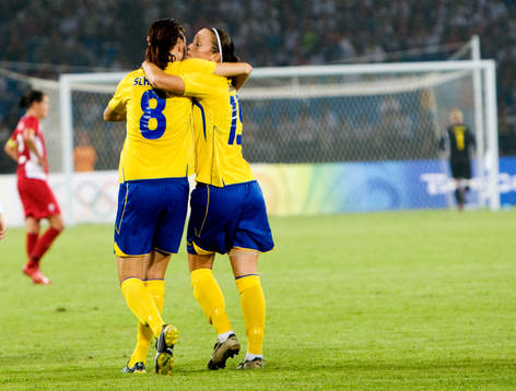 Lotta Schelin, Sverige gjorde 1-0. jubel. Jubel med Therese