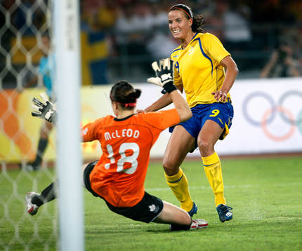 Jessica Landström, Sverige har en chans mot Erin McLeod,