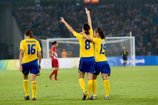 Lotta Schelin, Sverige gjorde 1-0. jubel. Jubel med Therese