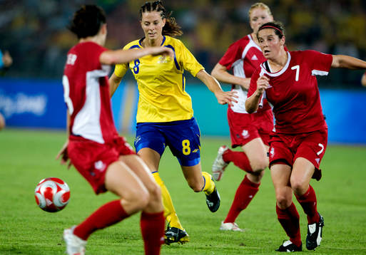 Lotta Schelin, Sverige springer ifrån Rhian Wilkinson,