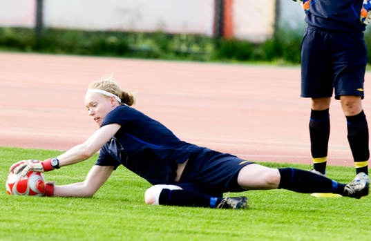 Hedvig Lindahl, Målvakt