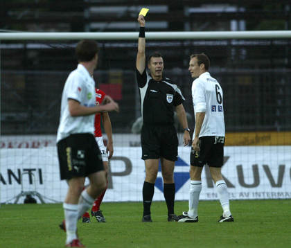 Kim Olsen, Örebro, gult kort, Daniel Stålhammar, domare