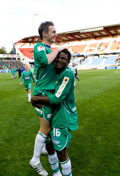 Daryl Smylie och Etchu Tabe, Ljungskile, jubel