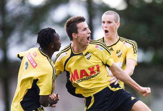 Måljubel, Fisnik Alaj, May Mahlangu och Peter Olsson