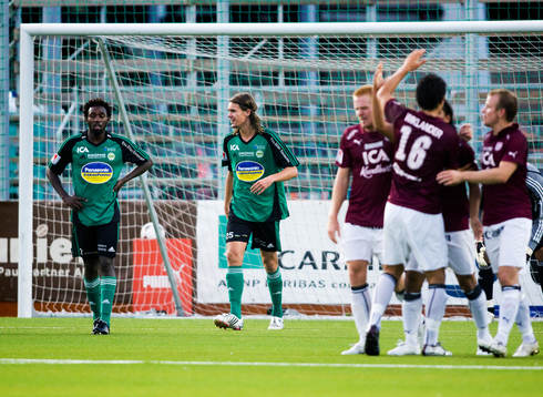 Angelo Vega gör 3-1 till Qviding, jubel. Depp Enköping