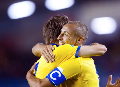 1-0 Henrik Larsson som kramar Kim Källström som