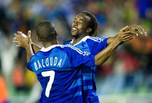 1-2, Sidney Govou, som grattas av Florent Malouda