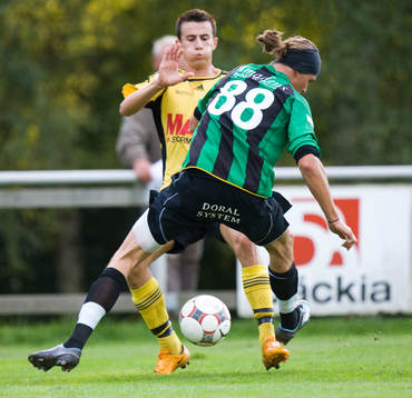 Fisnik Alaj skojar med Fredrik Liverstam