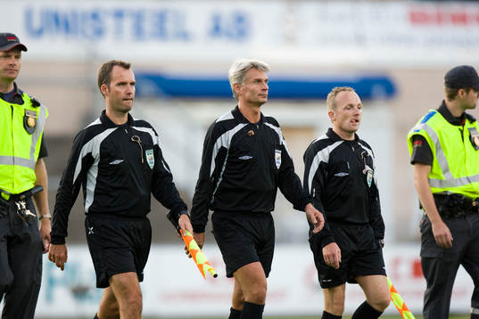 Domare, Peter Fröjdfeldt och assisterande