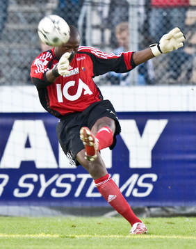 Pa Dembo Touray, målvakt