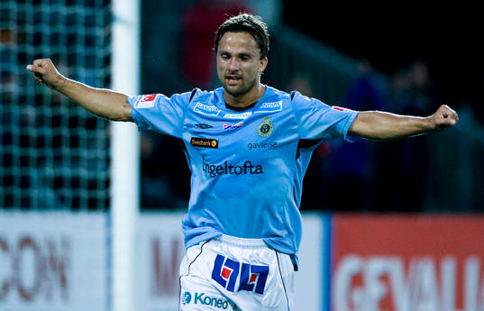 Mathias Woxlin, Gefle, jubel gjorde två mål