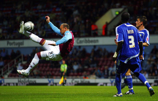 Dean Ashton, West Ham, cykelspark