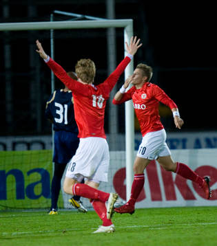 3-0, Patrik Ingelsten, assistkungen Rasmus Elm grattar.