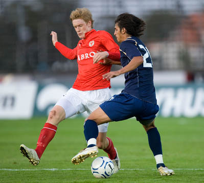 Rasmus Elm, assistkungen, mot storstjärnan Ruiz