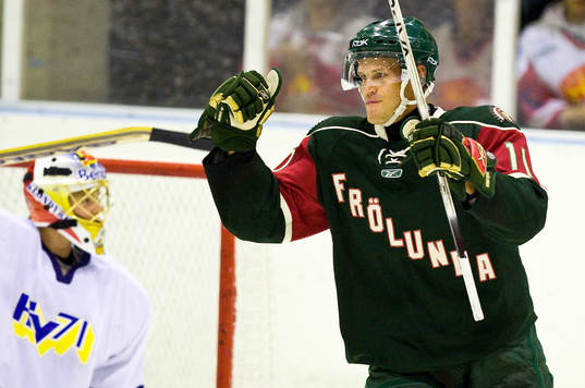 Magnus Kahnberg,  Frölunda, går 2-0. Jubel