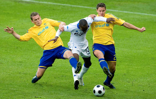 Atiba Huchinson, FCK hårt tagen