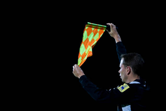 Assisterande domare, linjeman, flagga, linjeflagga
