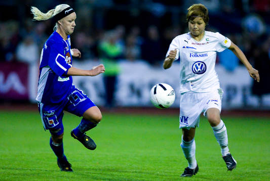 Caroline Seger, Linköping och Mami Yamaguchi, Umeå
