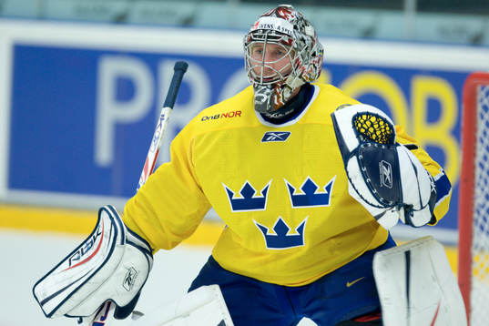 Björn Bjurling, Målvakt, debuterar