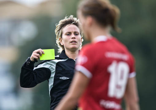 Domare, gult kort, varning