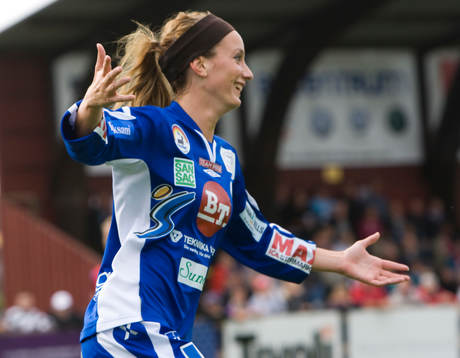0-2,  Kosovare Asllani